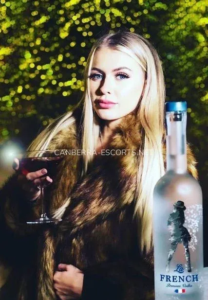 Canberra escorts Abril — 6