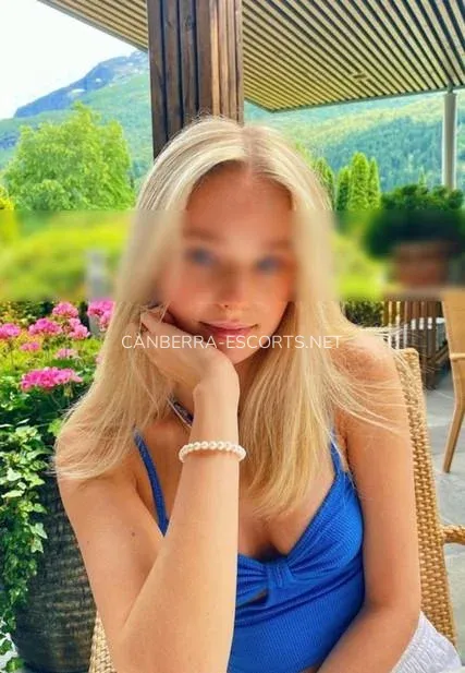 Canberra escorts Paris — 3