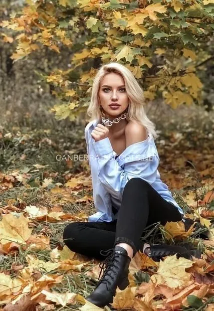 Canberra escorts Elisabeth