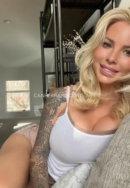 Canberra escorts Lindsey — 3