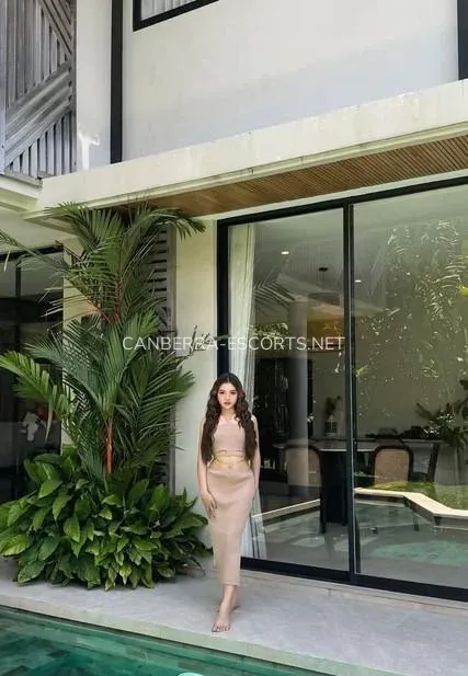 Canberra escorts Abril — 4